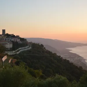Incantevole Vicolo , Piraino Italia